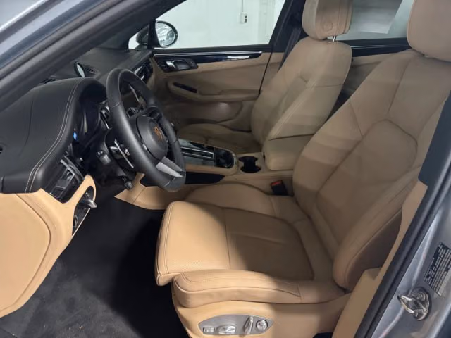 2026 Porsche Macan T - Photo 34