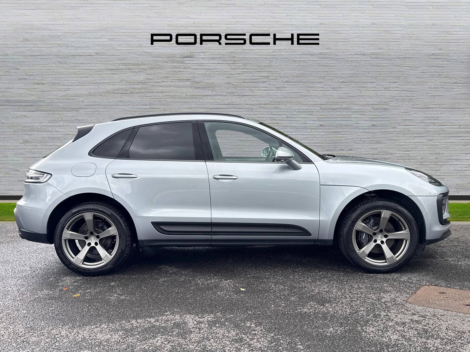 Macan, photo 2 of 38