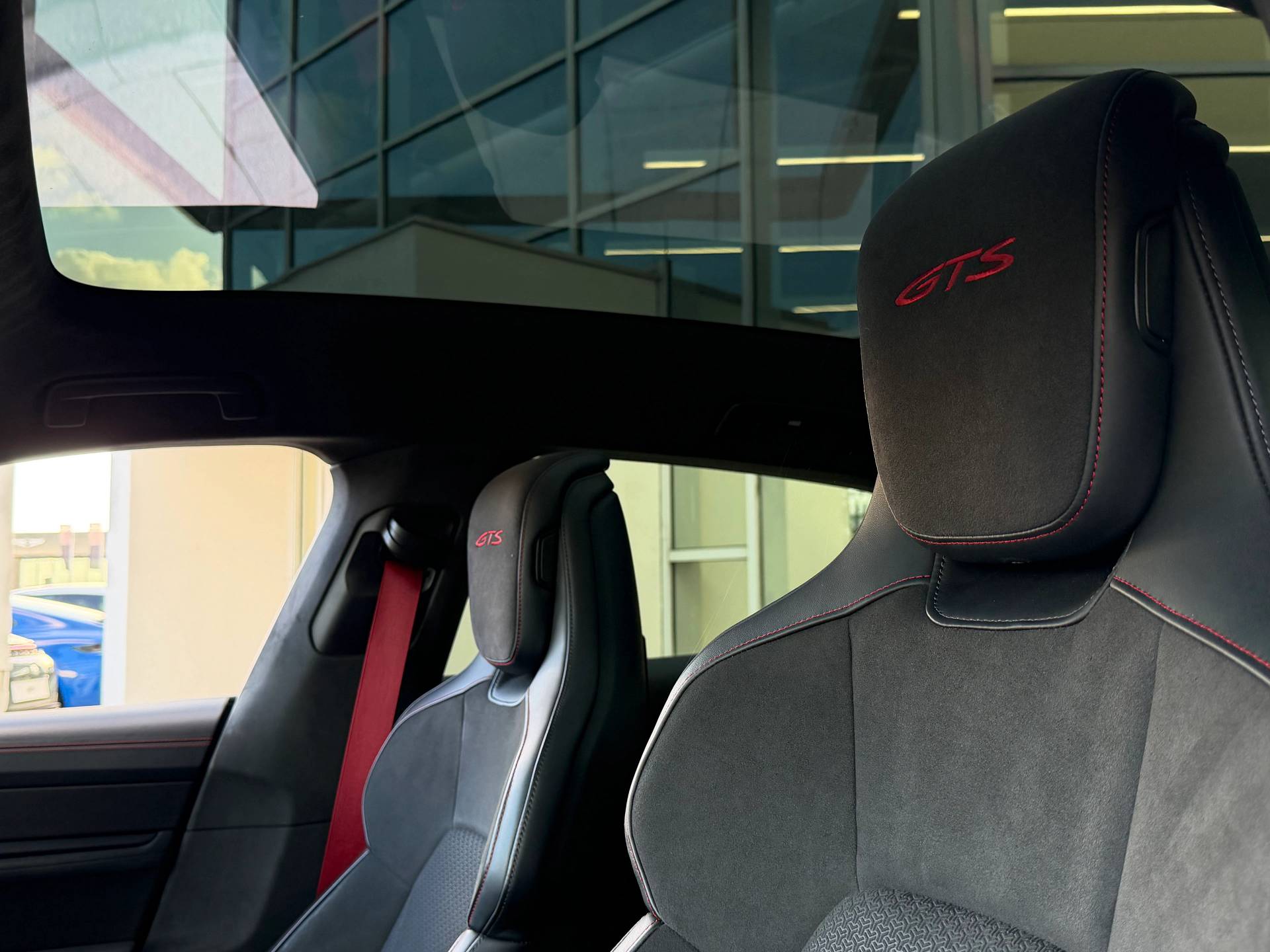 Taycan GTS Sport Turismo, photo 55 of 55