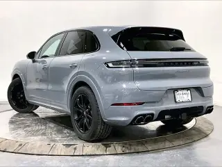 2026 Porsche Cayenne S - Photo 21
