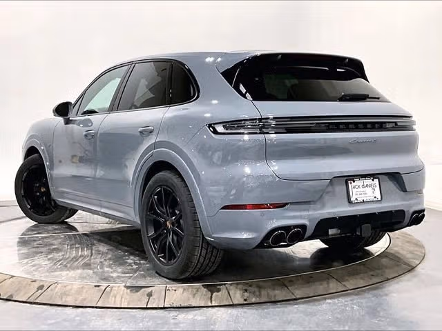 2026 Porsche Cayenne S - Photo 19