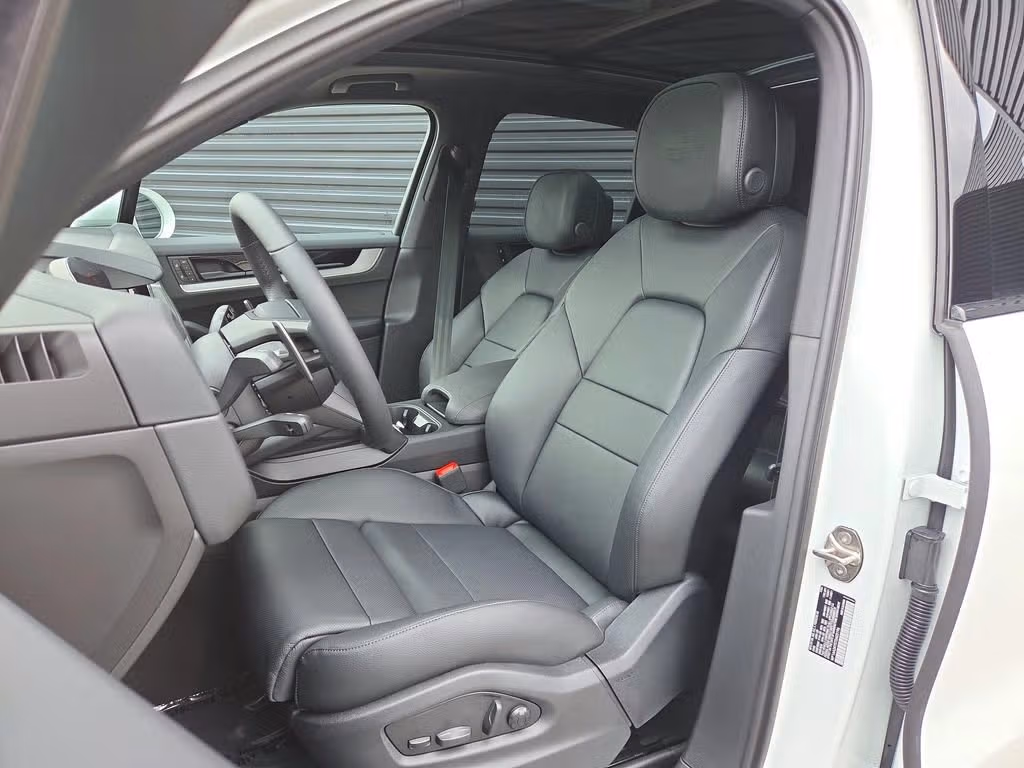 2026 Porsche Cayenne Base - Photo 36