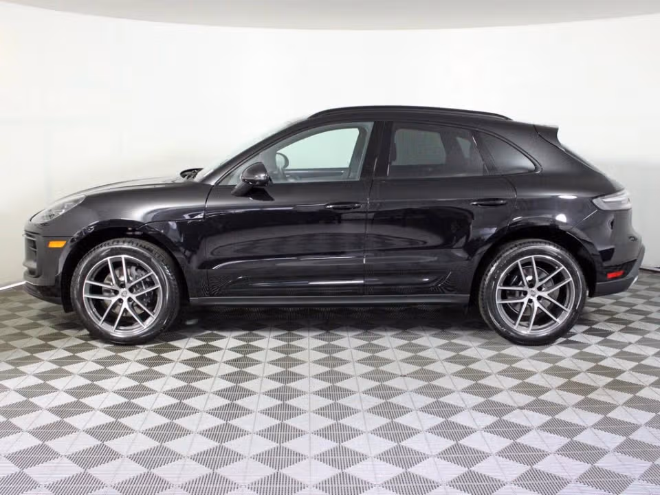 2026 Porsche Macan Base - Photo 11