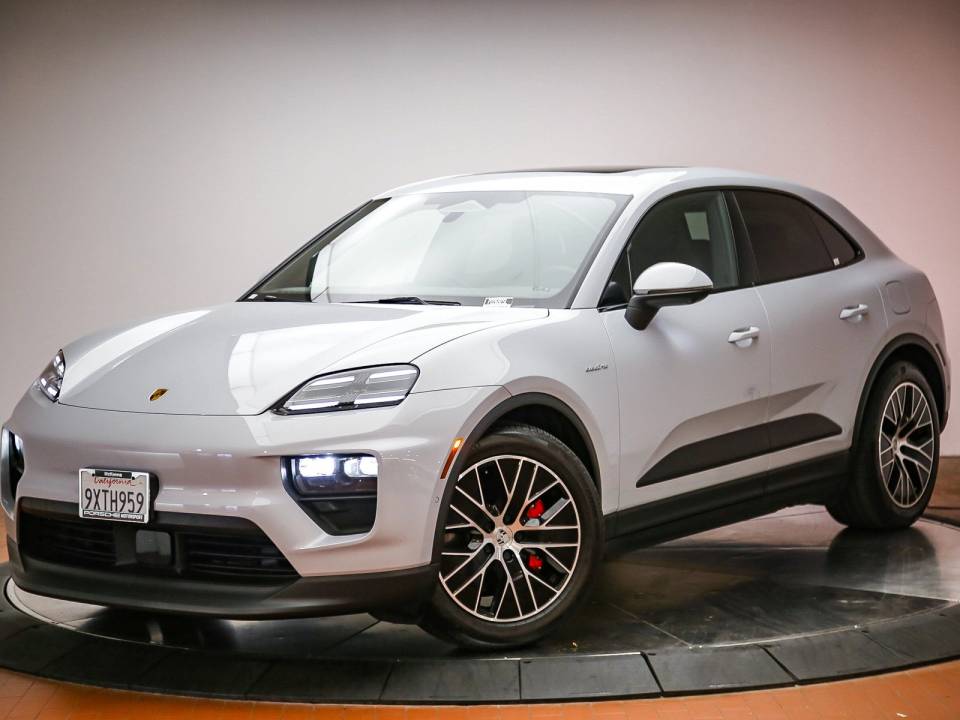2025 Porsche Macan