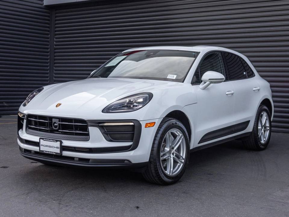 2023 Porsche Macan T