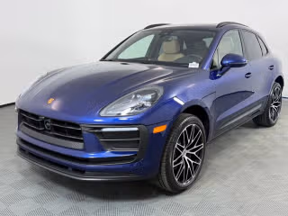 2026 Porsche Macan -'s photo
