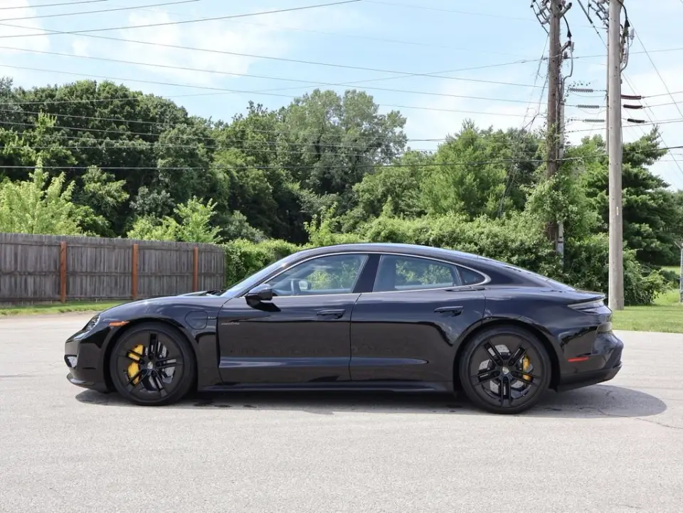 2026 Porsche Taycan Turbo S - Photo 15