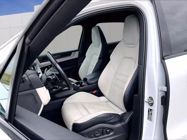 2024 Porsche Cayenne S - Photo 34