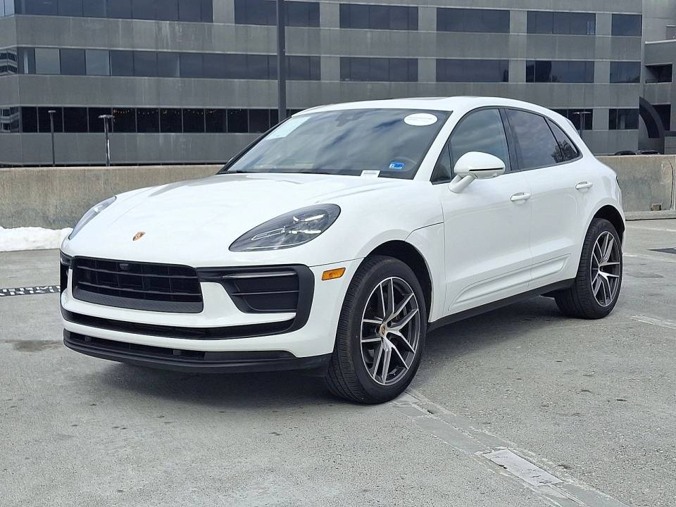 2022 Porsche Macan Base