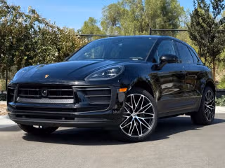 2025 Porsche Macan's photo