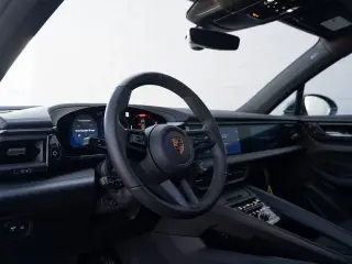 2026 Porsche Macan Base - Photo 29