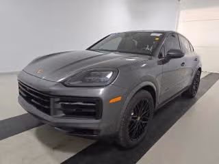 2024 Porsche Cayenne S's photo