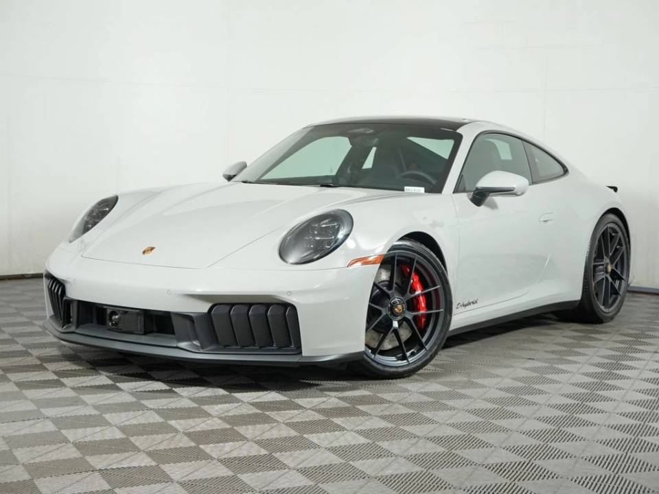 2026 Porsche 911 GTS