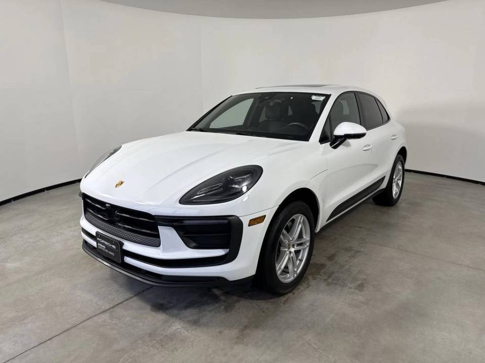 2023 Porsche Macan Base