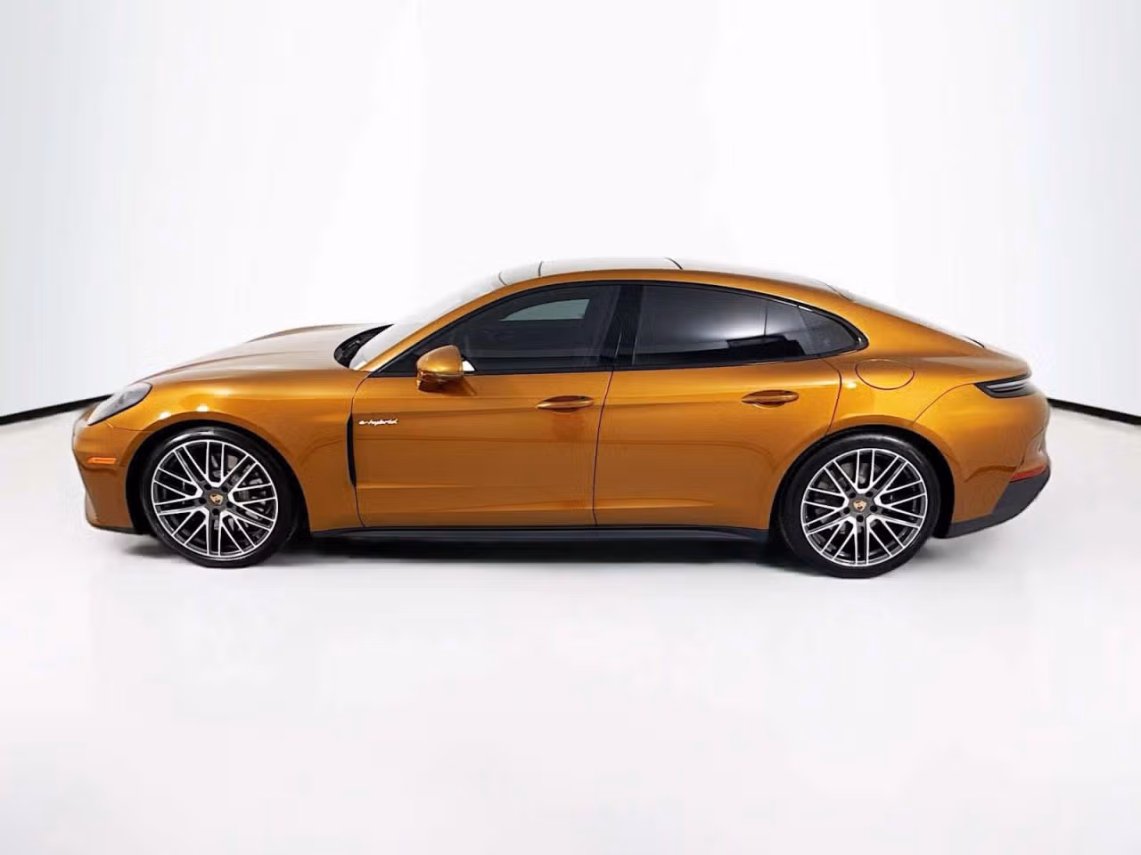 2026 Porsche Panamera 4 E-Hybrid - Photo 12