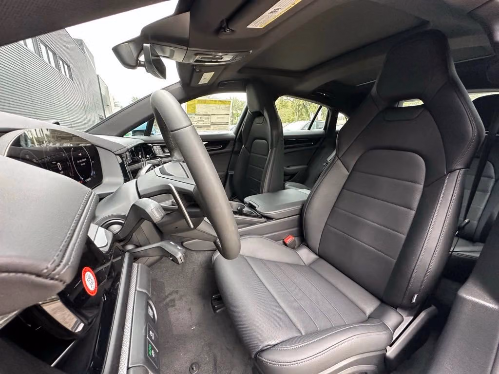 2026 Porsche Panamera 4 E-Hybrid - Photo 36