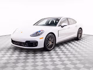 2023 Porsche Panamera 4's photo