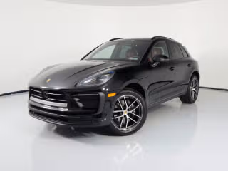 2025 Porsche Macan's photo
