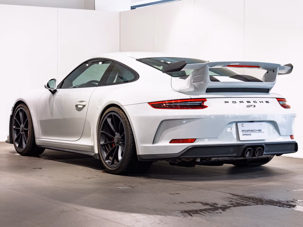ギャラリーの2018 ポルシェ 911 GT3, エクステリア, ホワイト, 3ビュー
