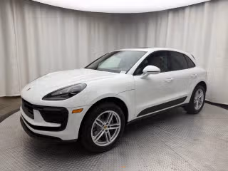 2026 Porsche Macan -'s photo