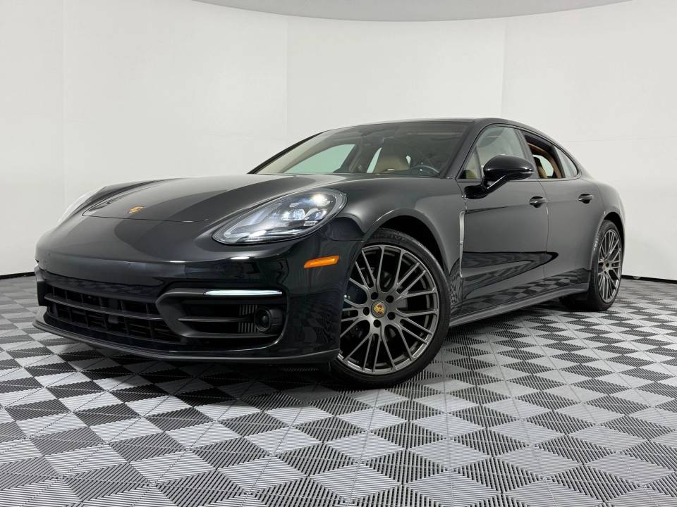 2023 Porsche Panamera Platinum Edition