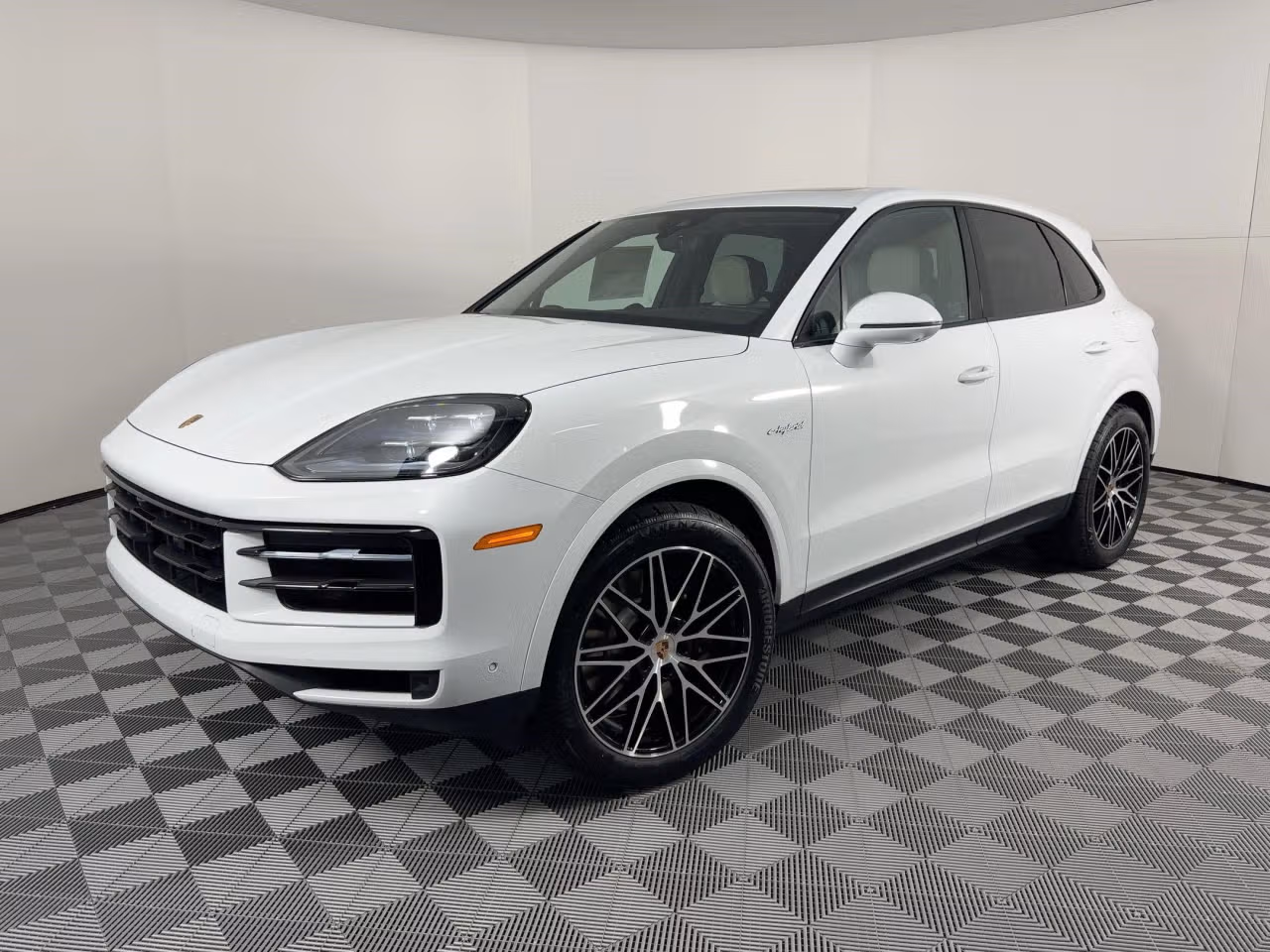 2026 Porsche Cayenne E-Hybrid - Photo 4