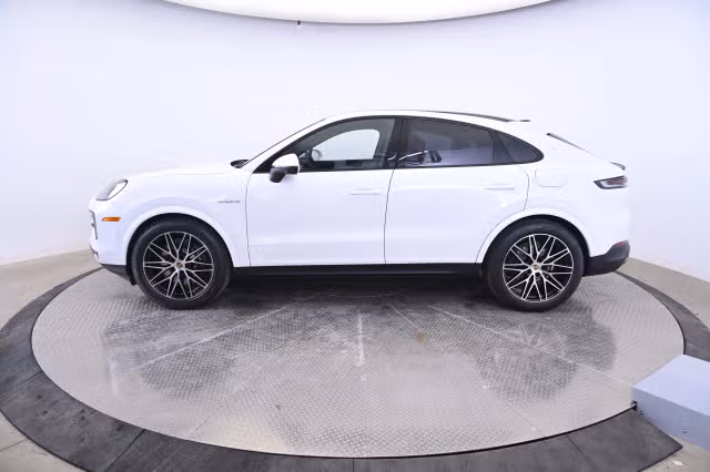 2026 Porsche Cayenne Coup E-Hybrid - Photo 10