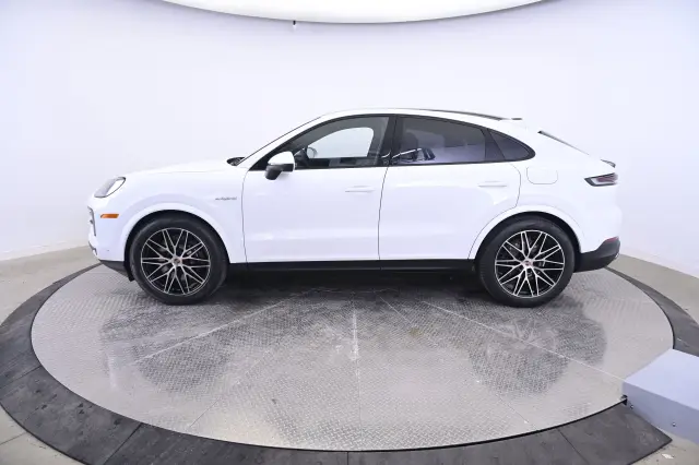 2026 Porsche Cayenne Coup E-Hybrid - Photo 14