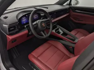 2025 Porsche Macan Base - Photo 29