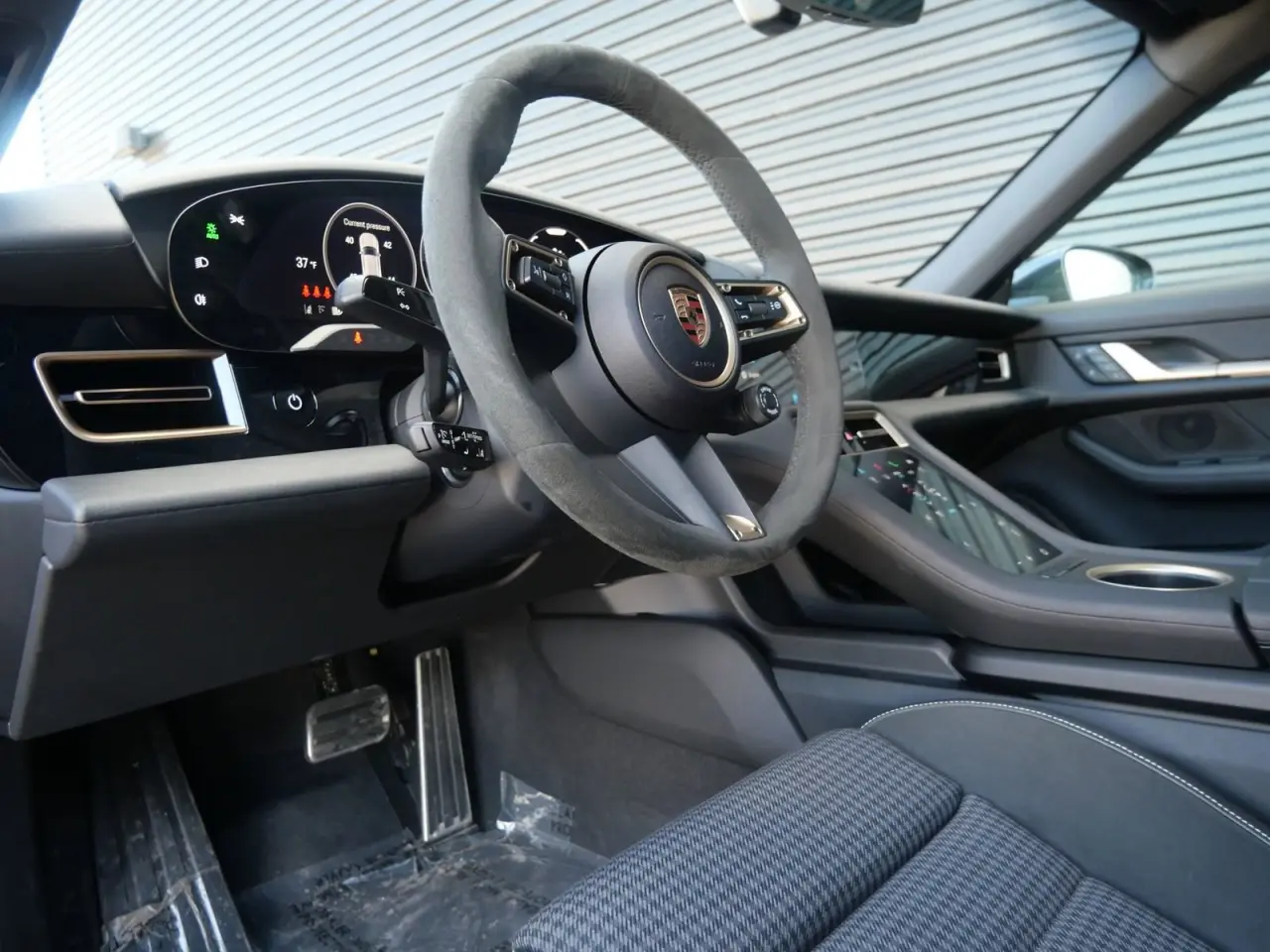 2025 Porsche Taycan S - Photo 32