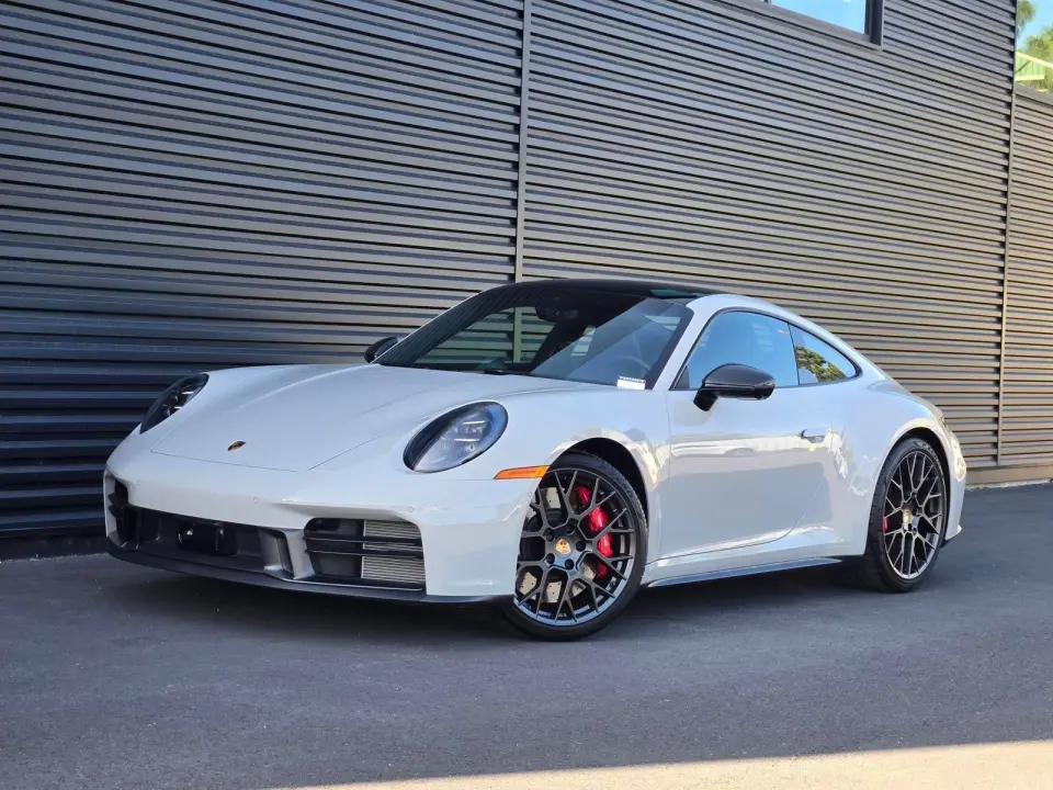 2025 Porsche 911 S - Photo 15