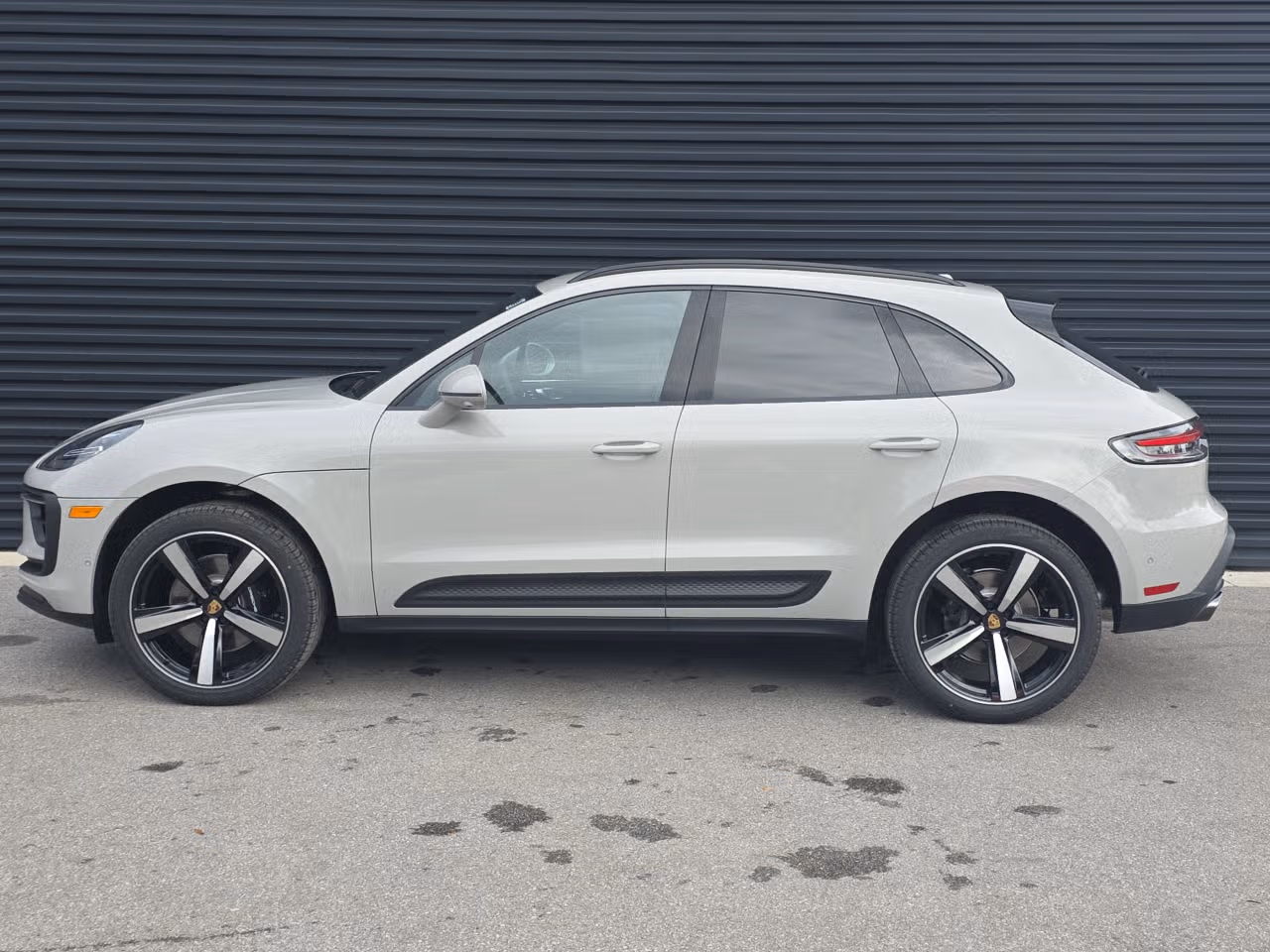 2026 Porsche Macan S - Photo 12