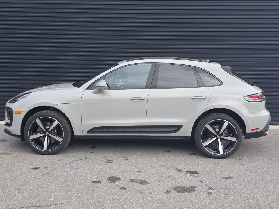 2026 Porsche Macan S - Photo 11