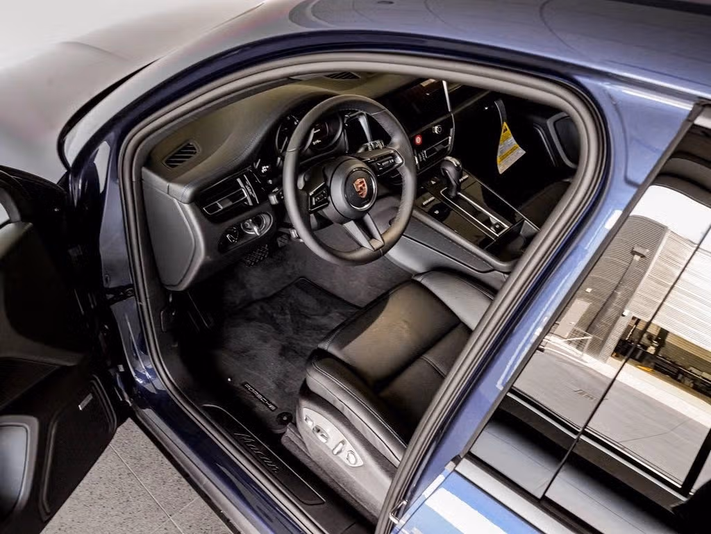 2026 Porsche Macan - Photo 28