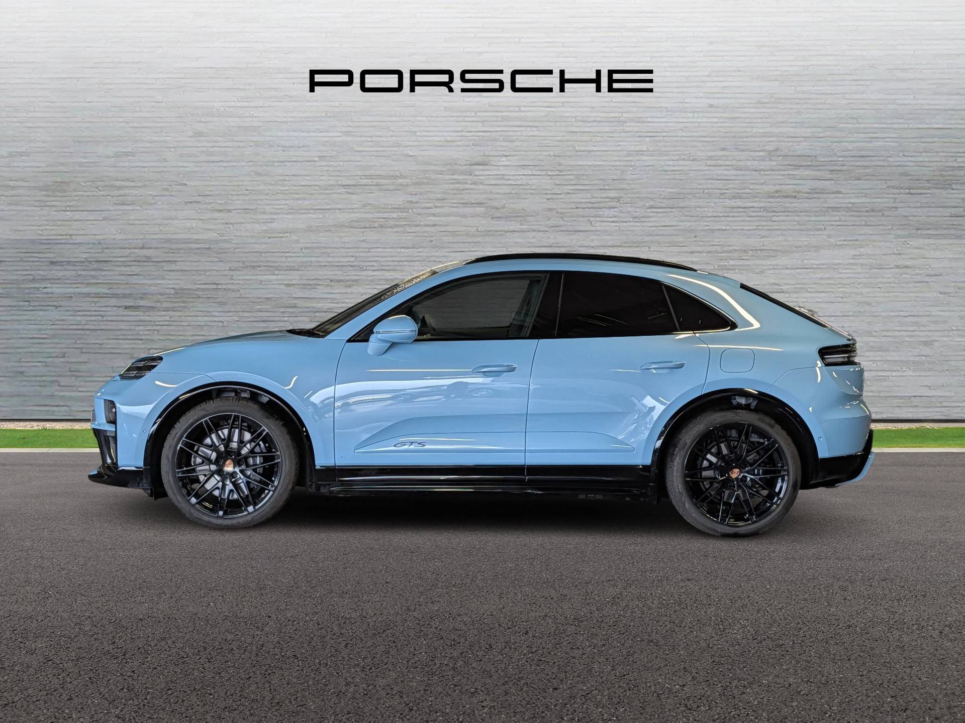 Macan GTS, photo 2 of 33