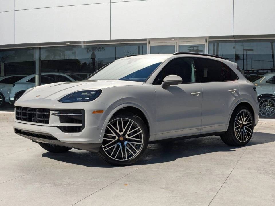 2025 Porsche Cayenne Base