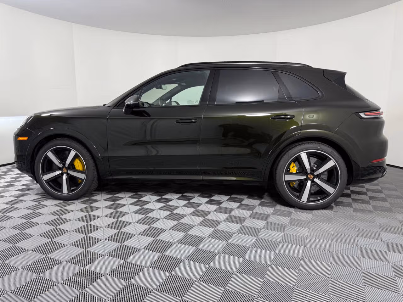 2026 Porsche Cayenne GTS - Photo 12