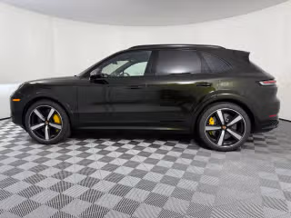 2026 Porsche Cayenne GTS - Photo 9