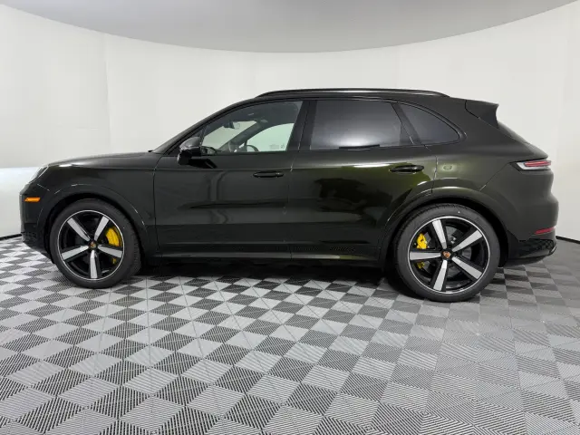 2026 Porsche Cayenne GTS - Photo 14
