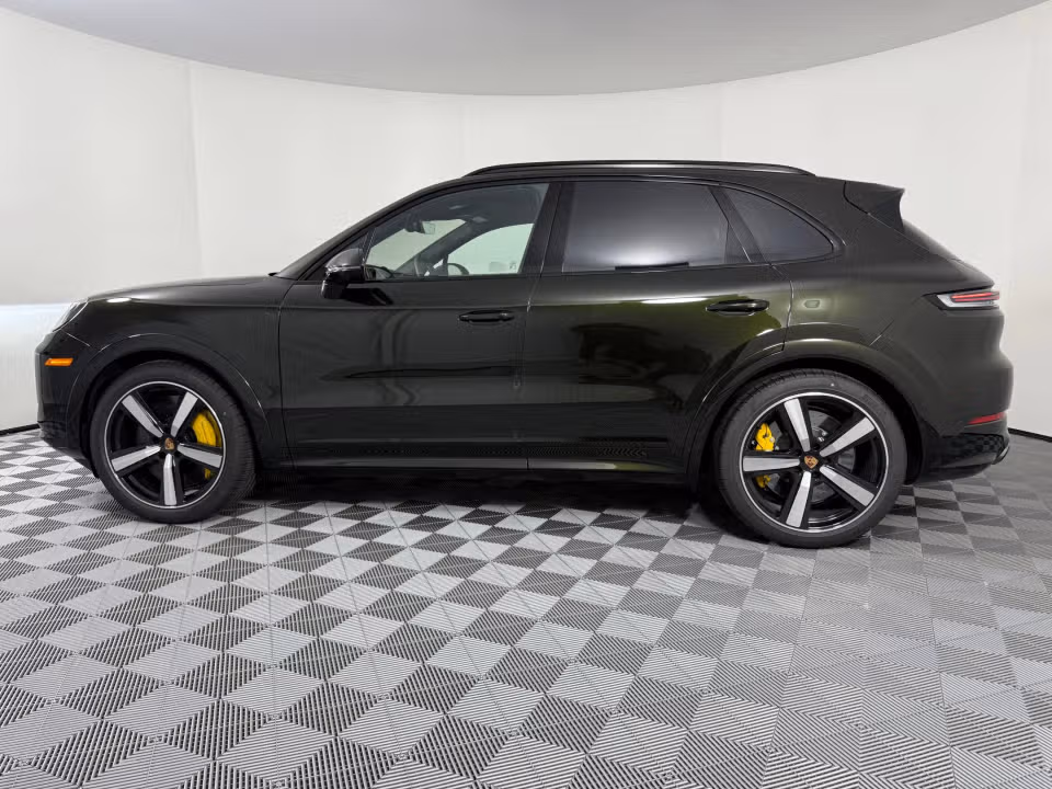 2026 Porsche Cayenne GTS - Photo 11