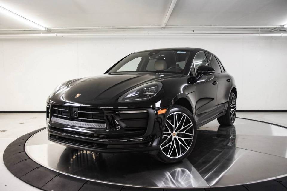 2026 Porsche Macan Base