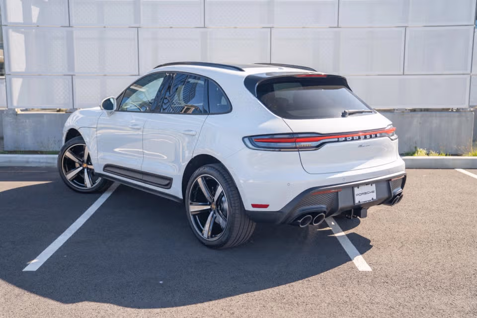 2026 Porsche Macan - Photo 19