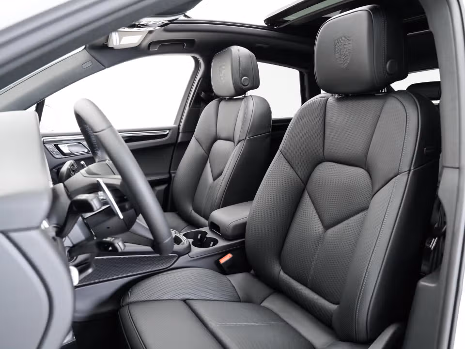 2025 Porsche Macan Base - Photo 35