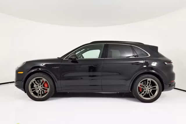 2026 Porsche Cayenne Turbo E-Hybrid - Photo 10