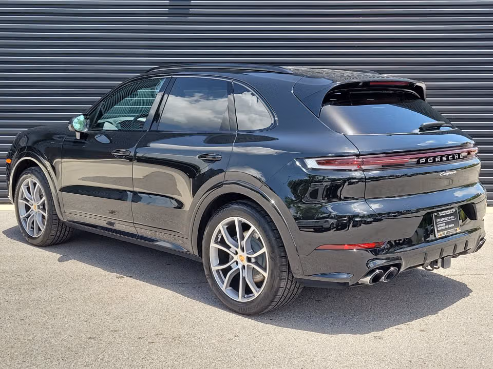 2025 Porsche Cayenne Base - Photo 19
