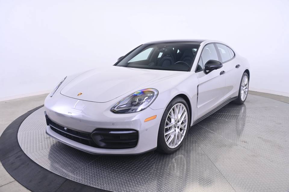 2022 Porsche Panamera