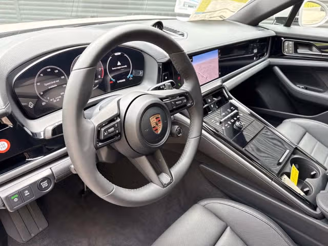 2025 Porsche Panamera 4 E-Hybrid - Photo 26