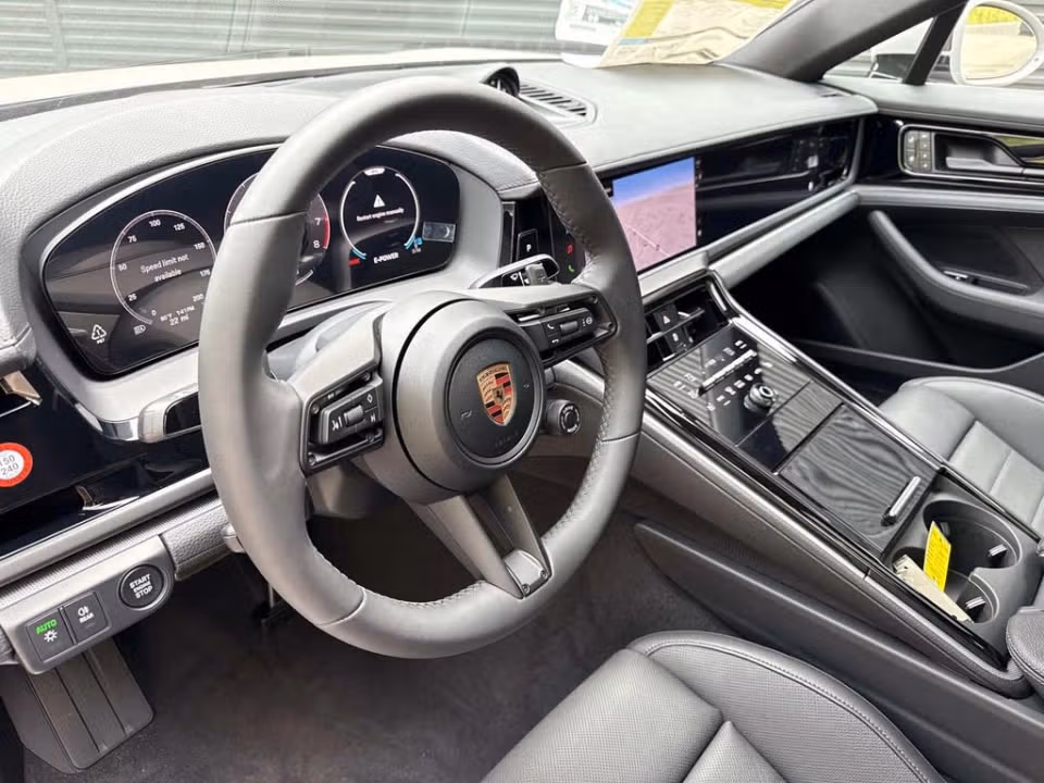 2025 Porsche Panamera 4 E-Hybrid - Photo 27