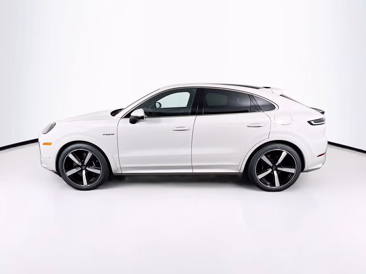 2026 Porsche Cayenne Coup Turbo E-Hybrid - Photo 12