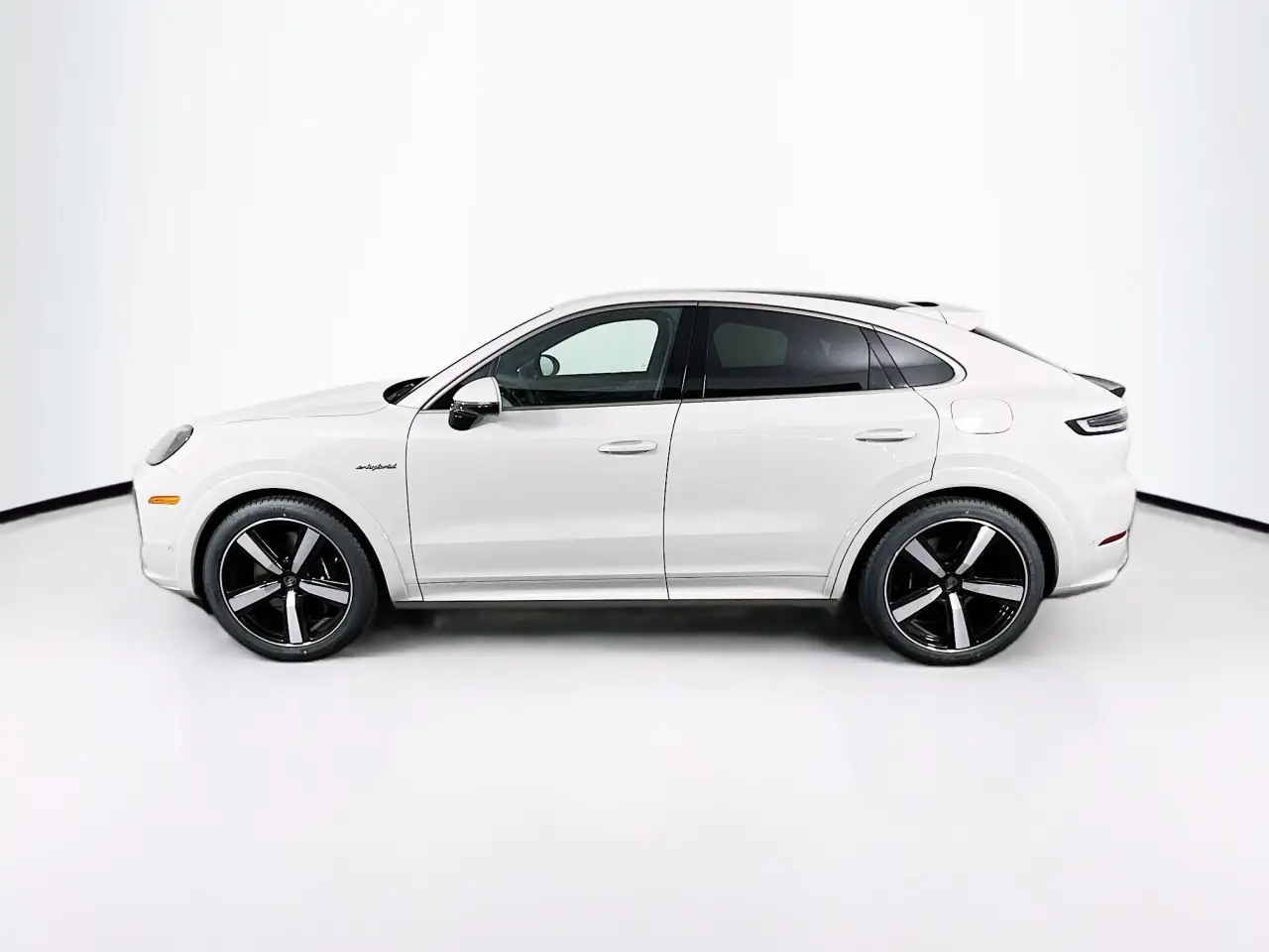 2026 Porsche Cayenne Coup Turbo E-Hybrid - Photo 16
